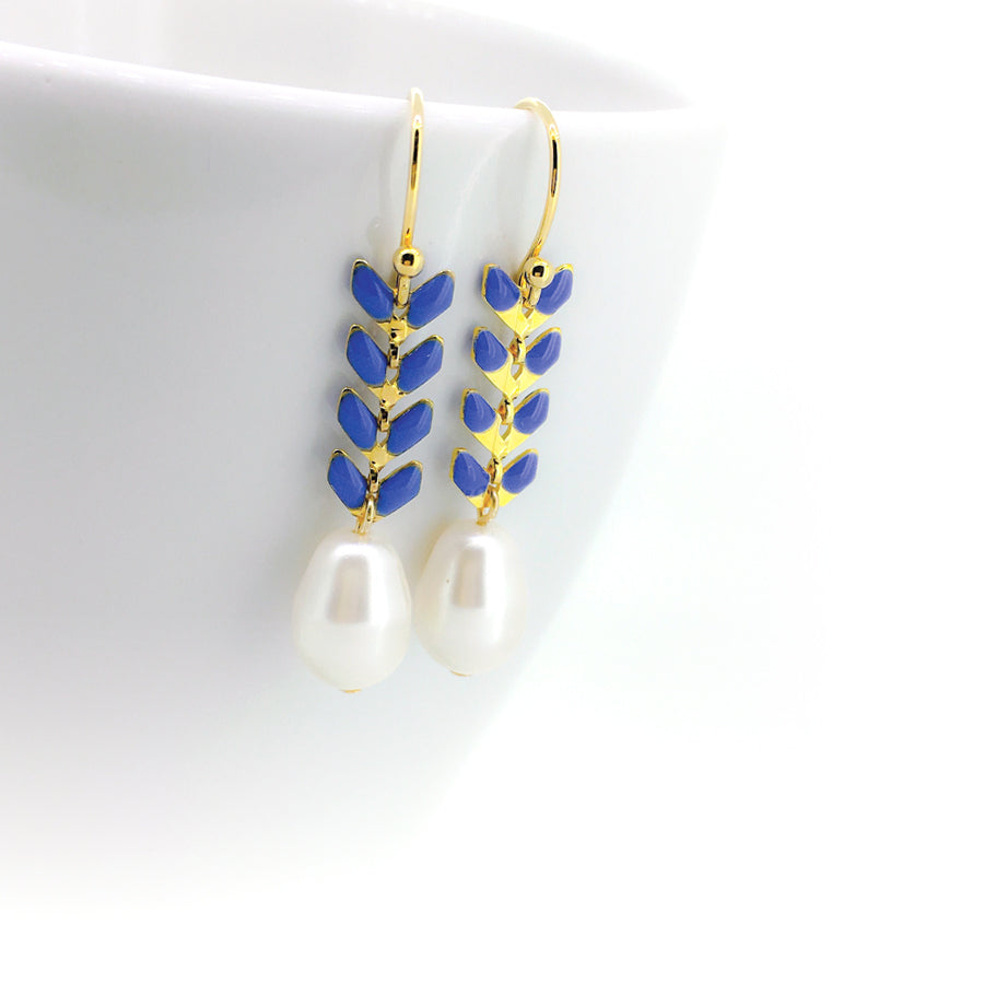 Chevonne | A Playful Touch of Colour