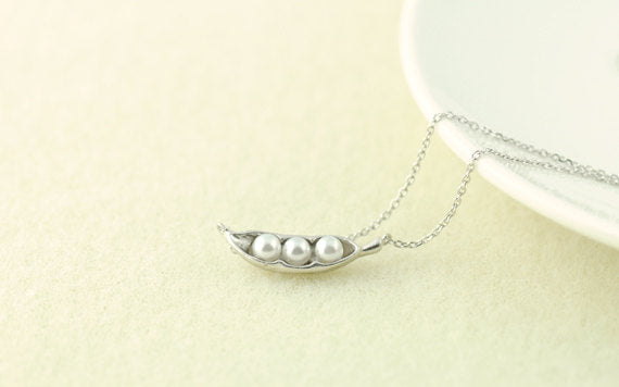 Pea Pod Necklace in Silver